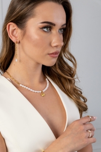 Ohrringe ISOLA LONG aus Edelstahl mit natürlicher Perle