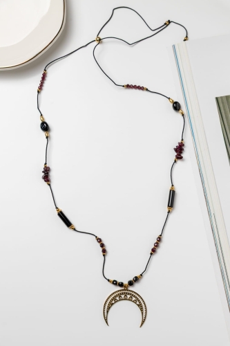 UNIKAT 67- Talisman der Intuition und des Mutes – Onyx, Schwarzer Turmalin, Granat & Mond-Anhänger