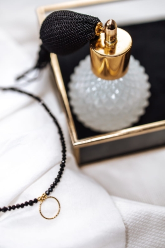 Halskette GOLDEN CIRCLE aus facettiertem Onyx